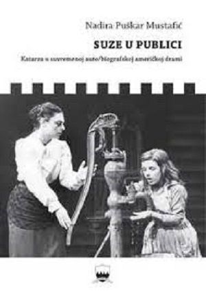 Suze u publici